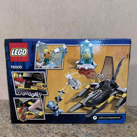 LEGO SUPERHEROES “Artic Batman vs. Mr. Freeze: Aquaman on Ice” Building Toy NEW - Picture 2 of 4